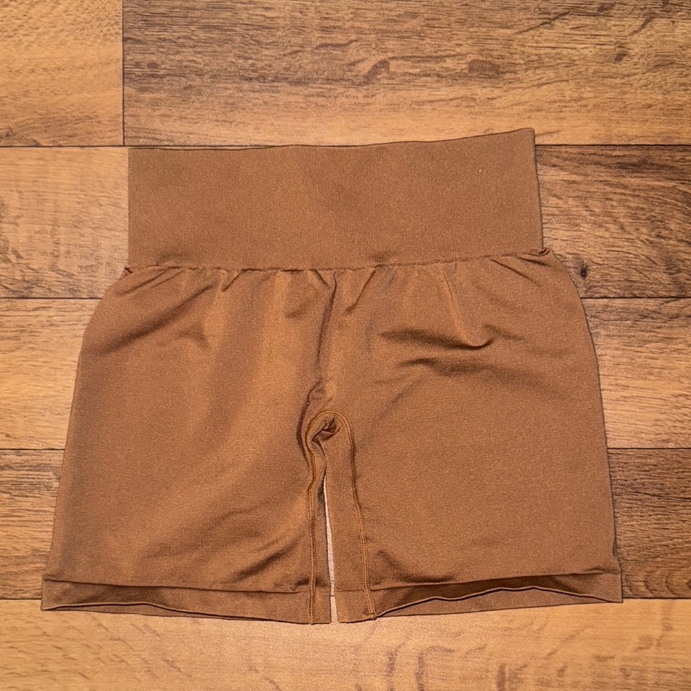 NVGTN Size Small Brown Compression Booty Shorts Skin Tight Flattering Workout